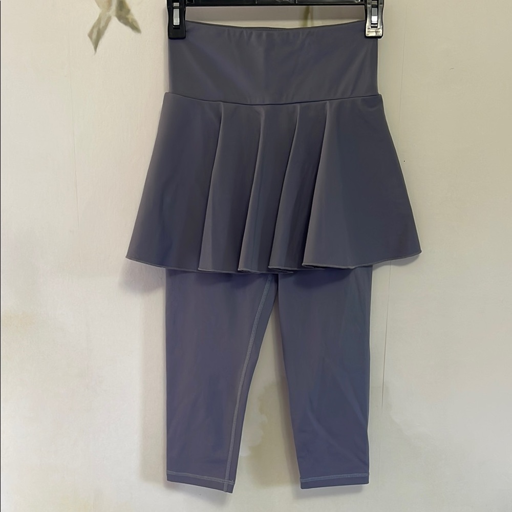 HALARA Cloud Grey Color Skirted Cropped Leggings